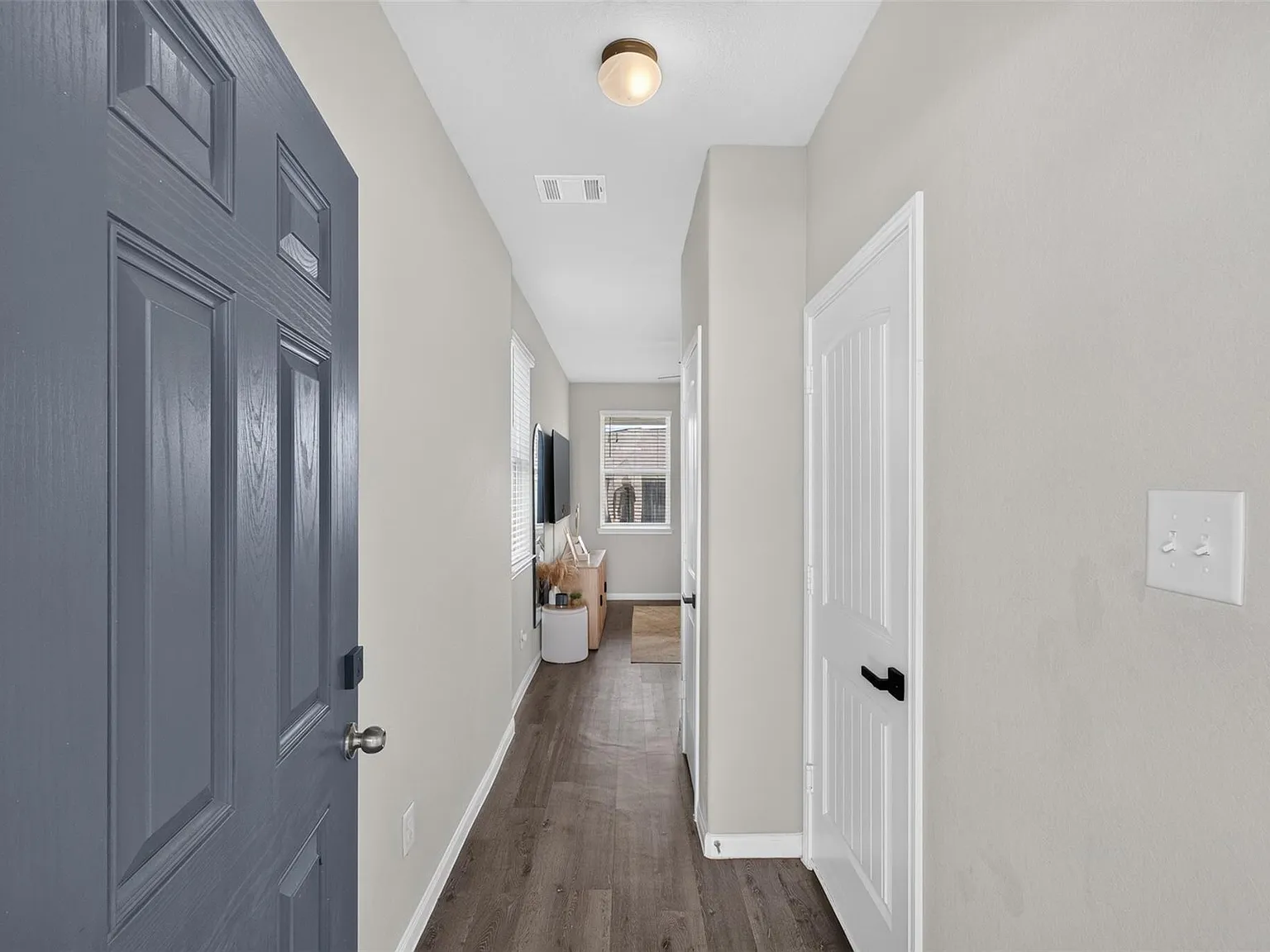 3 bed, 2.5 bath, 1327 sqft, $1,750 — Photo 4