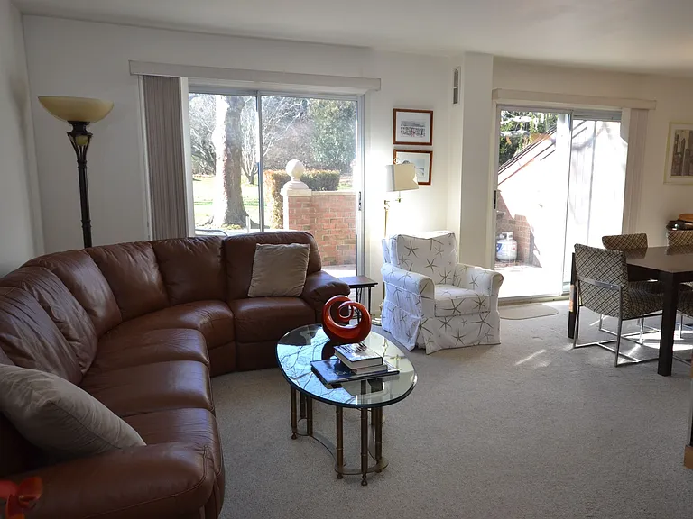 Leland Ln — Photo 4