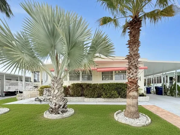 2209 York Dr, Sarasota, FL 34238