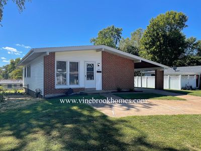 1060 Saint Anthony Ln, Florissant, MO, 63033