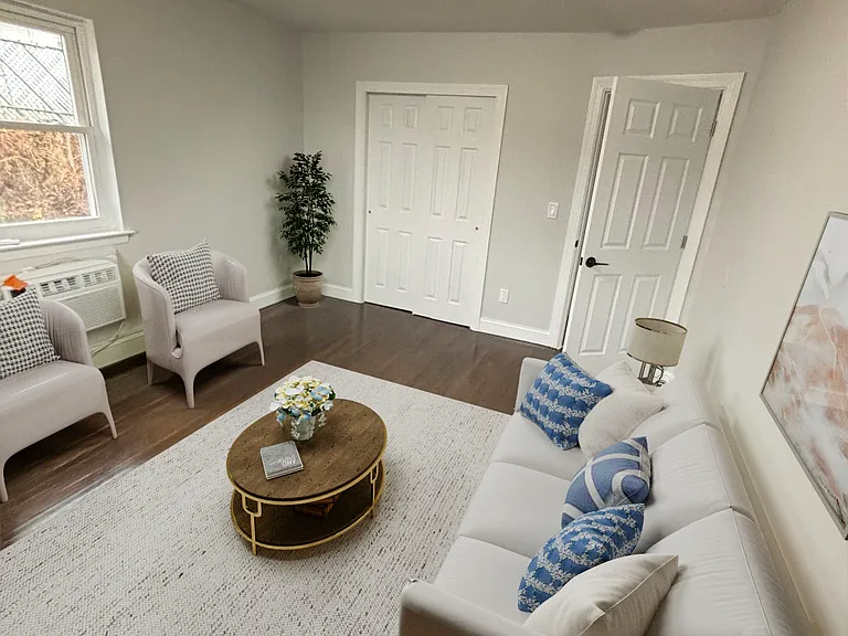 Karl Place Apartments — Photo 16