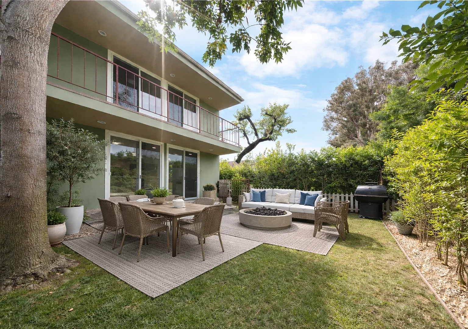 271 E San Antonio Dr. — Photo 1