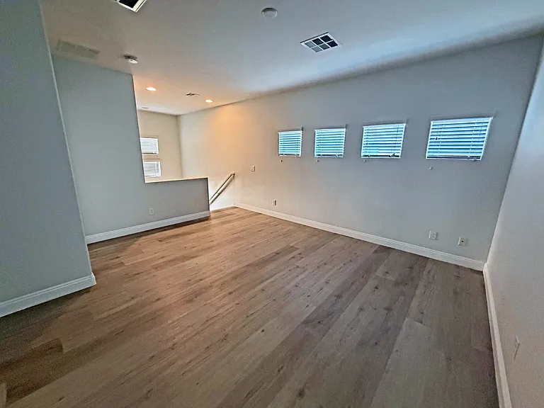 9650 Volk Ave — Photo 54