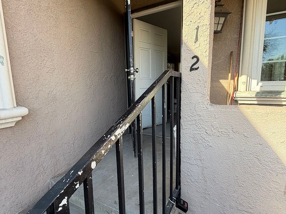 1st image of 14275 W 105th St