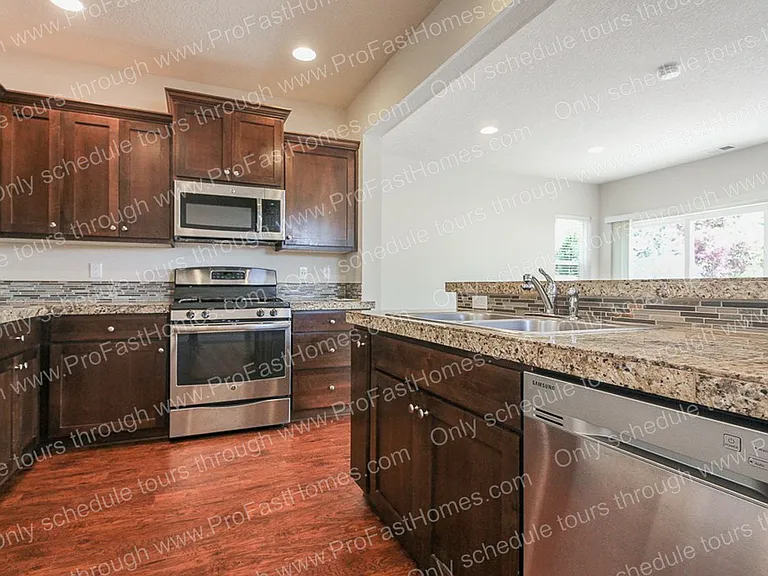 6300 SE Imagine Way — Photo 11