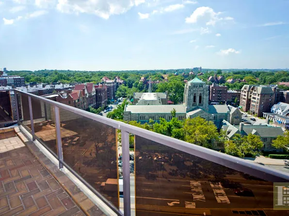 110 -11 Queens Boulevard image 1 of 4