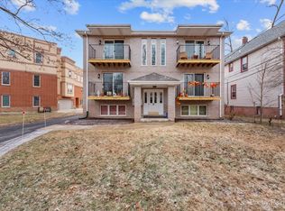 7 Lafayette Rd #2E, Riverside, IL 60546