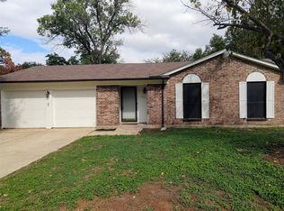 2609 S Fielder Rd, Arlington, TX 76015