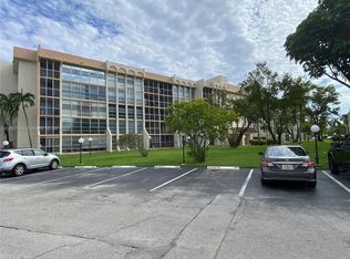 851 Three Islands Blvd APT 512, Hallandale Beach, FL 33009