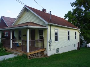 229 Hazen Ave N, Ellwood City, PA 16117