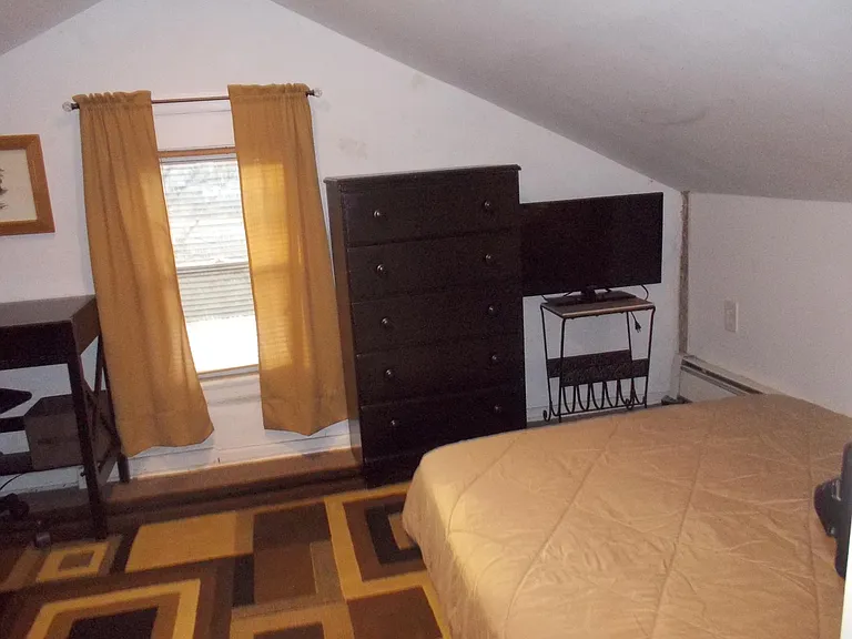 256 Derby Ave — Photo 23