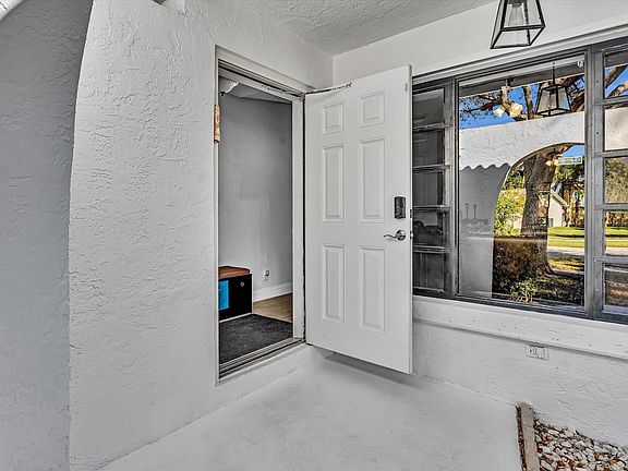 3rd image of 7704 Sunflower Drive