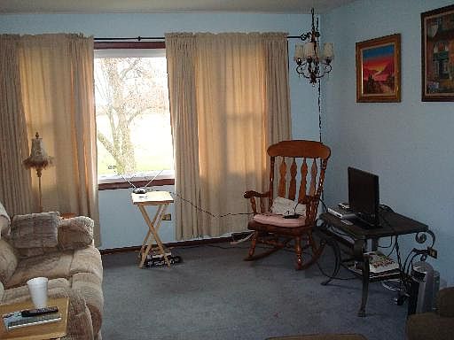 4th image of 15954 W Ozark Ave
