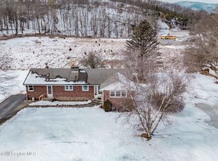 18 Ricks Ln, Saugerties, NY 12477