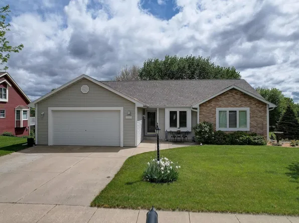 881 Summer Creek ROAD, Oconomowoc, WI 53066