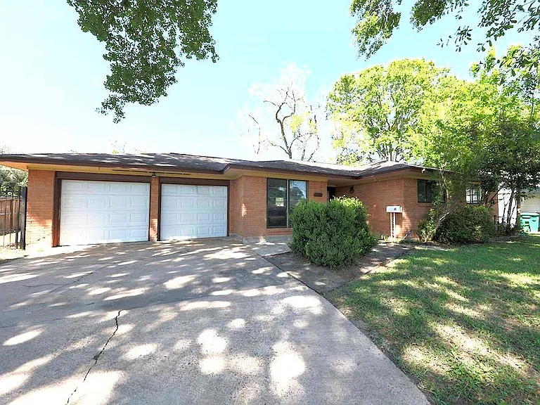 10038 Lazy Oaks St — Photo 14