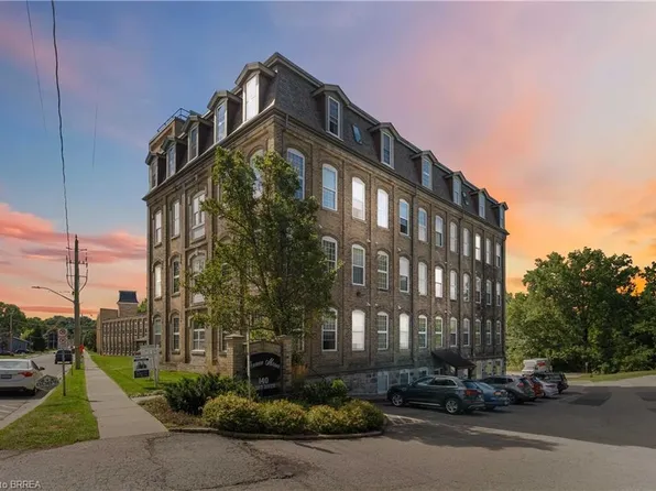 140 W River St #504, Paris, ON N3L 0B7