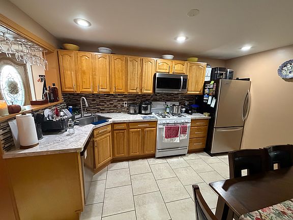 4th image of 6206 Meadowview Ave Floor 1