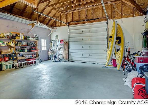 3rd image of 1407 Peters Dr