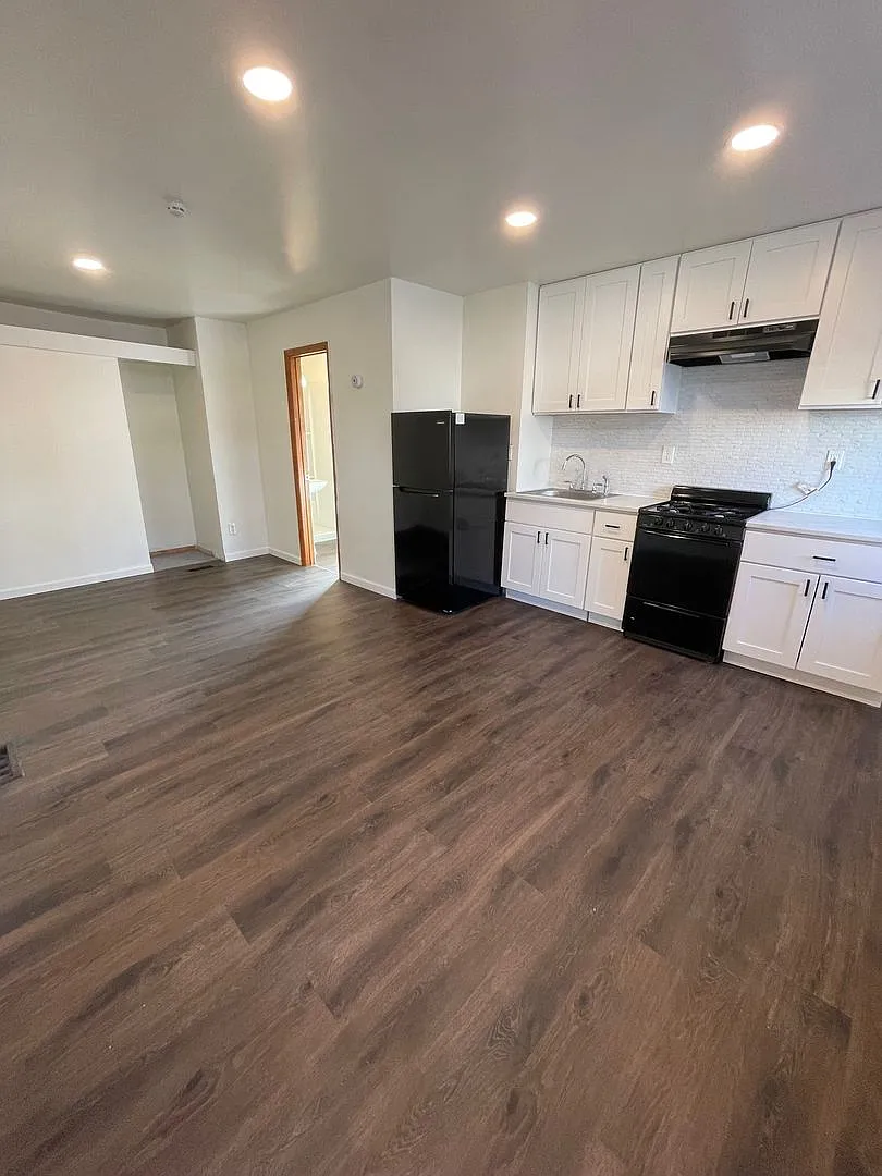 70 Wisner Ave #1A photo 1