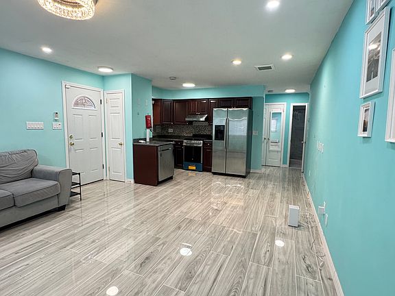 4th image of 561 Clawson St Floor 2