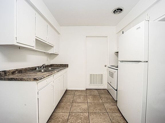4th image of 601 Pleasantdale Dr