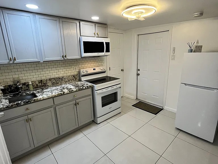 920 SW 29th Way #2/1 — Photo 30