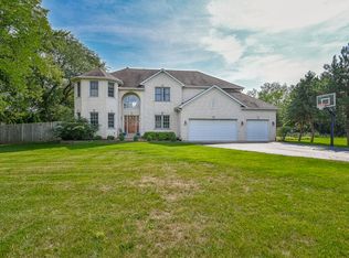 22W065 Ahlstrand Rd, Glen Ellyn, IL 60137