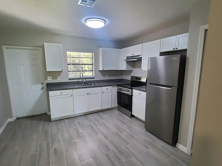 3302 S 7th St #B — Photo 3