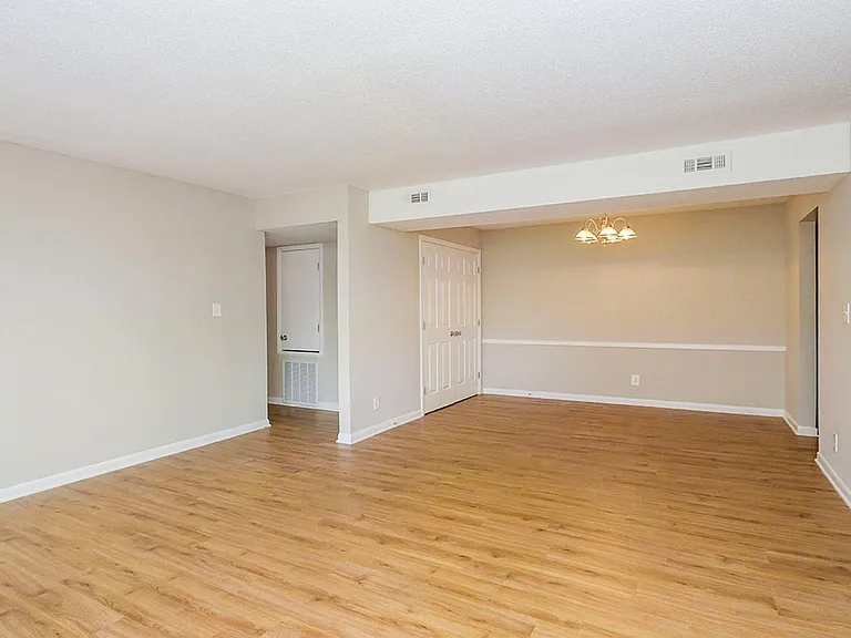 Windtree Apartment Homes — Photo 70