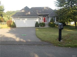 15 Heacock Crossbrook Rd, New Milford, CT 06776