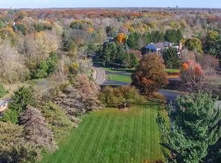 75 Brady Ln, Bloomfield Hills, MI 48304