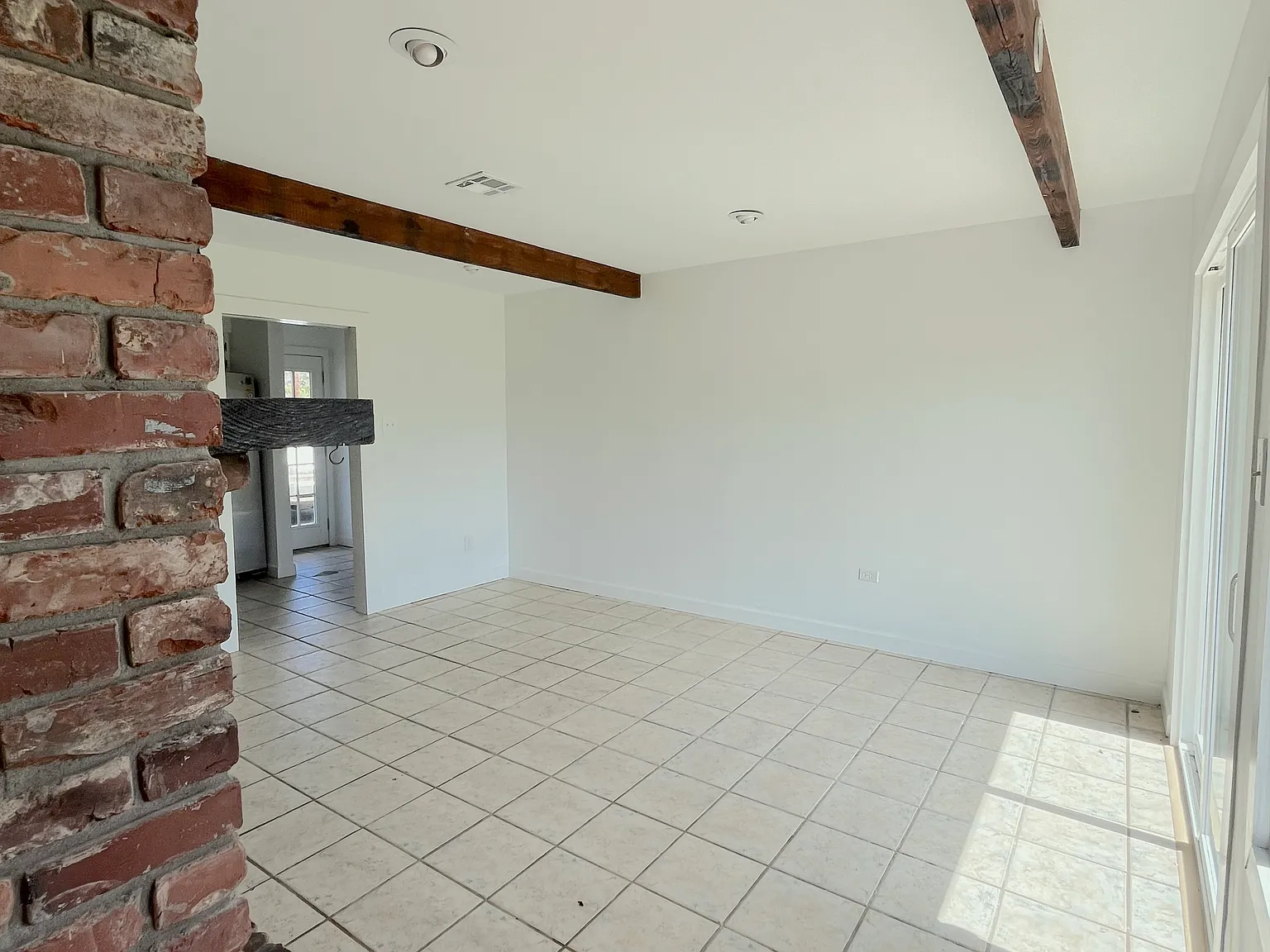107 Geist St — Photo 2