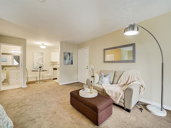 4th image of 417 Piccadilly Pl APT 4