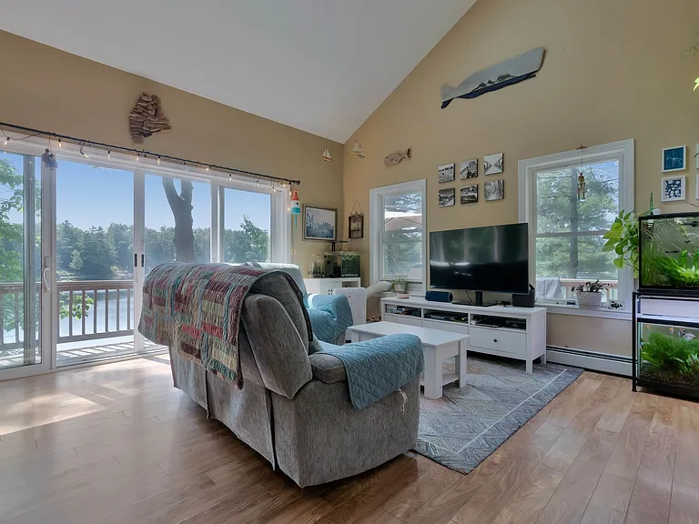 77 Barkers Pond Rd — Photo 9