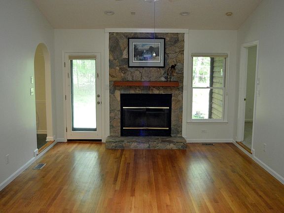 3rd image of 4903 Silver Fox Ln