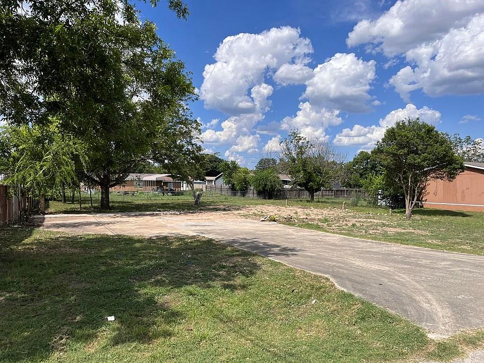 1st image of 113 Riverpark Dr