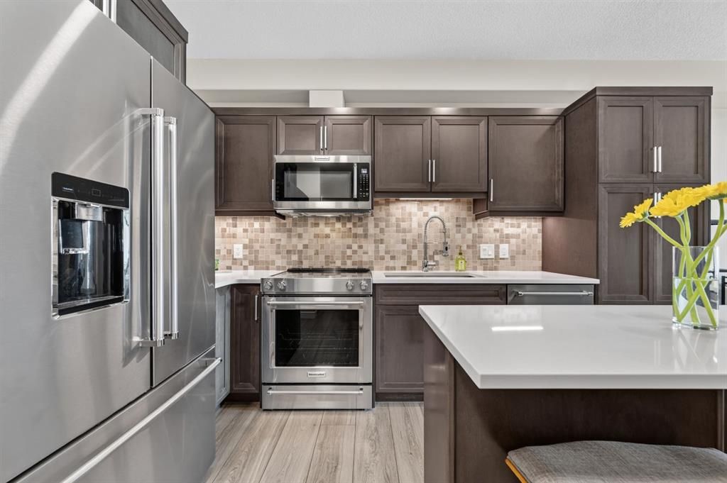 80 N Greenbriar Pl NW #2302, Calgary, AB - View 3