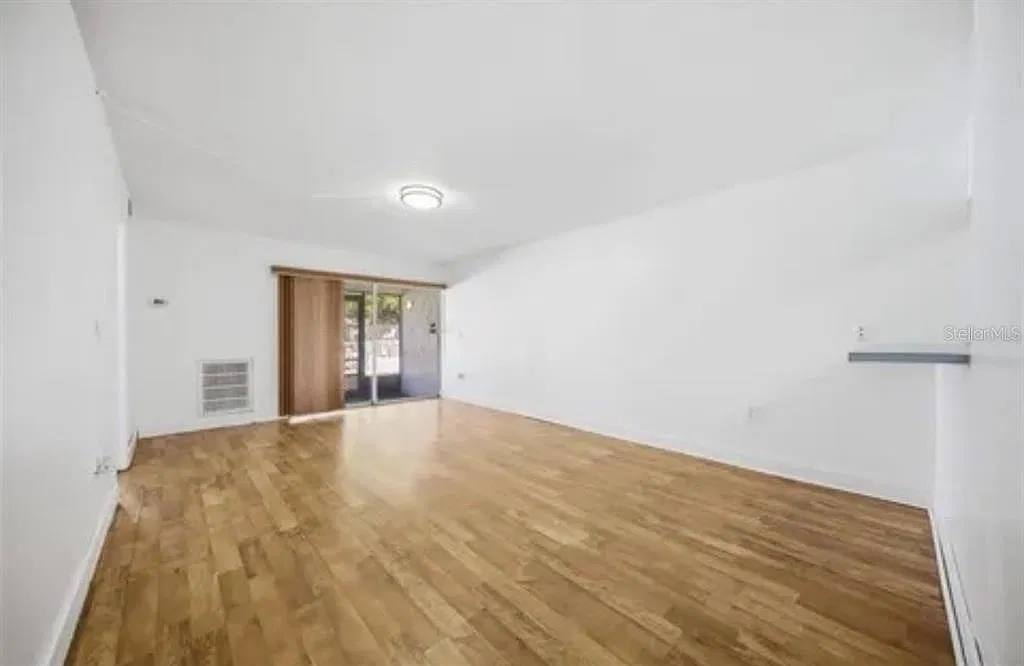 2 bed, 1.0 bath, 840 sqft, $1,375 — Photo 3