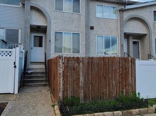 47 Wildwood Ln, Staten Island, NY 10307
