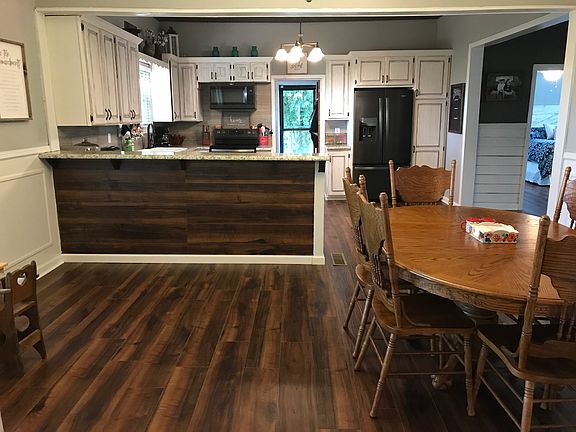 5th image of 110 Lindsey St