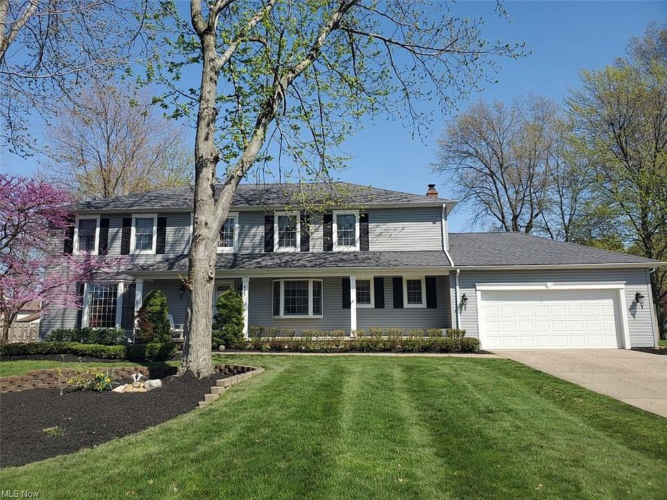 1st image of 415 Lowell Dr
