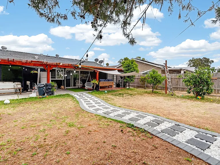 10924 Montongo St — Photo 22