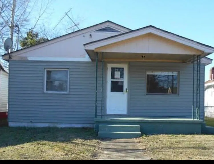 913 N Center St — Photo 1