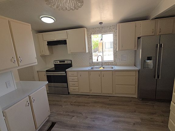 4th image of 9024 E Balsam Ave