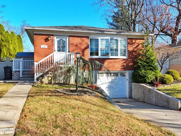 323 Main St, Staten Island, NY 10307