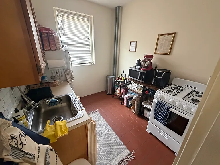 31 Saint Lukes Rd #7 — Photo 3