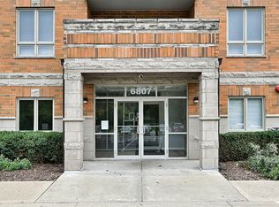 6807 N Milwaukee Ave APT 302, Niles, IL 60714