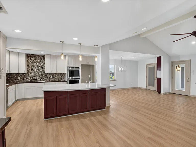 3208 Woodstone Dr — Photo 5