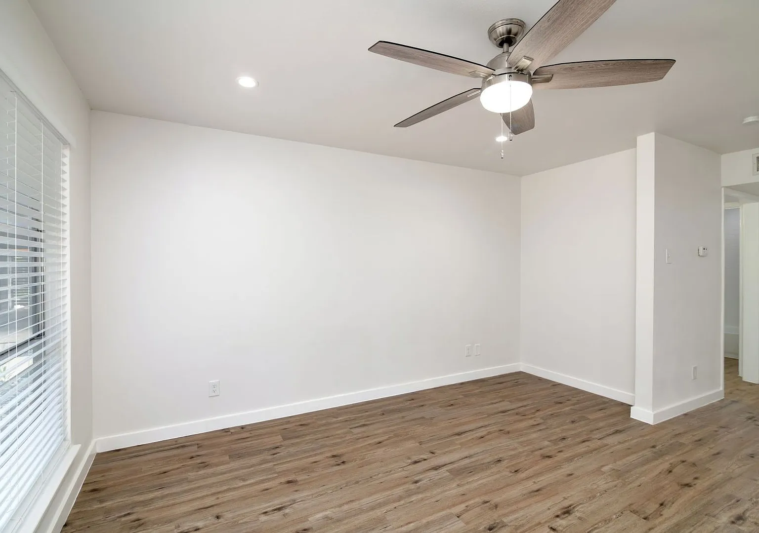 2722 Throckmorton St — Photo 4